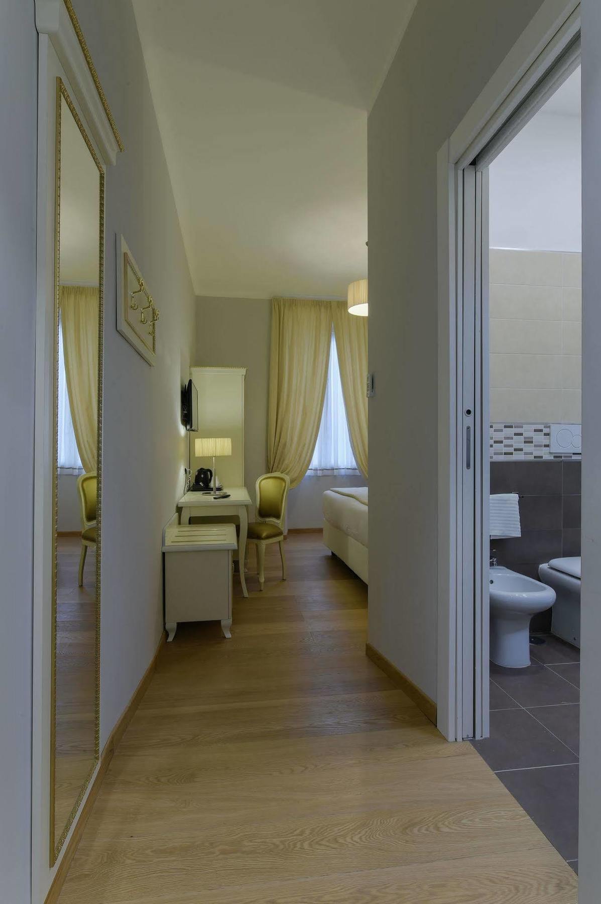 กราวีนา สวีท ฟรัตตินา บีบี Bed & Breakfast โรม ภายนอก รูปภาพ