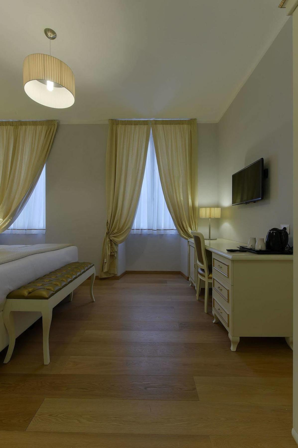 กราวีนา สวีท ฟรัตตินา บีบี Bed & Breakfast โรม ภายนอก รูปภาพ